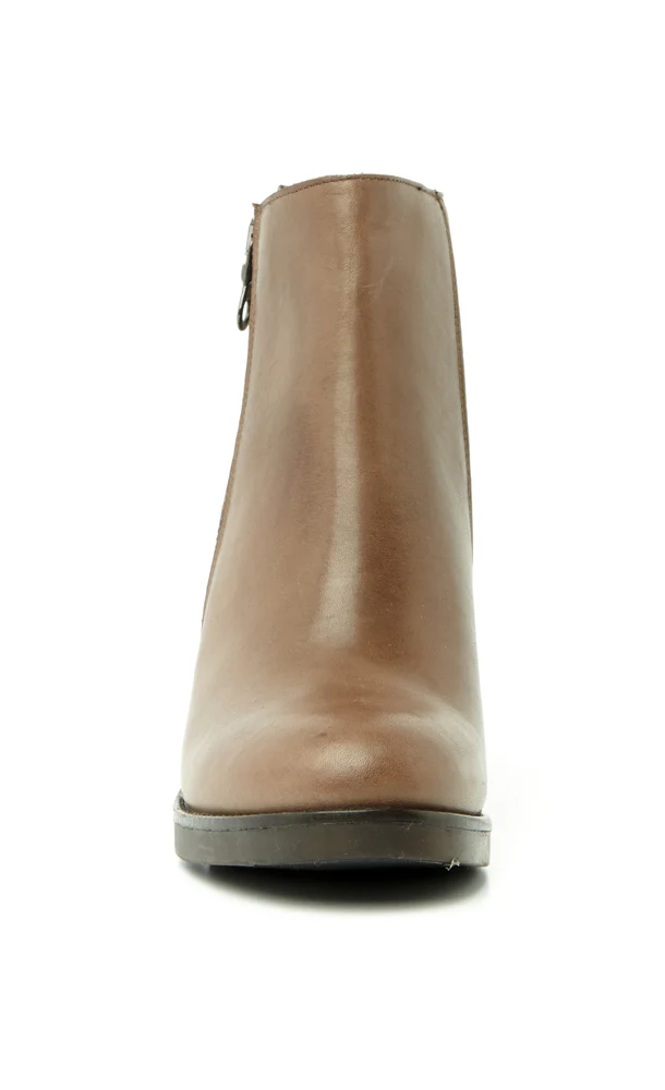 BOOTS ANN TUIL ISIS – Image 3