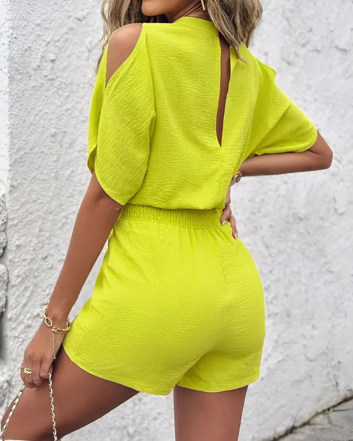 Barboteuse froncée à cordon de serrage et épaules dénudées