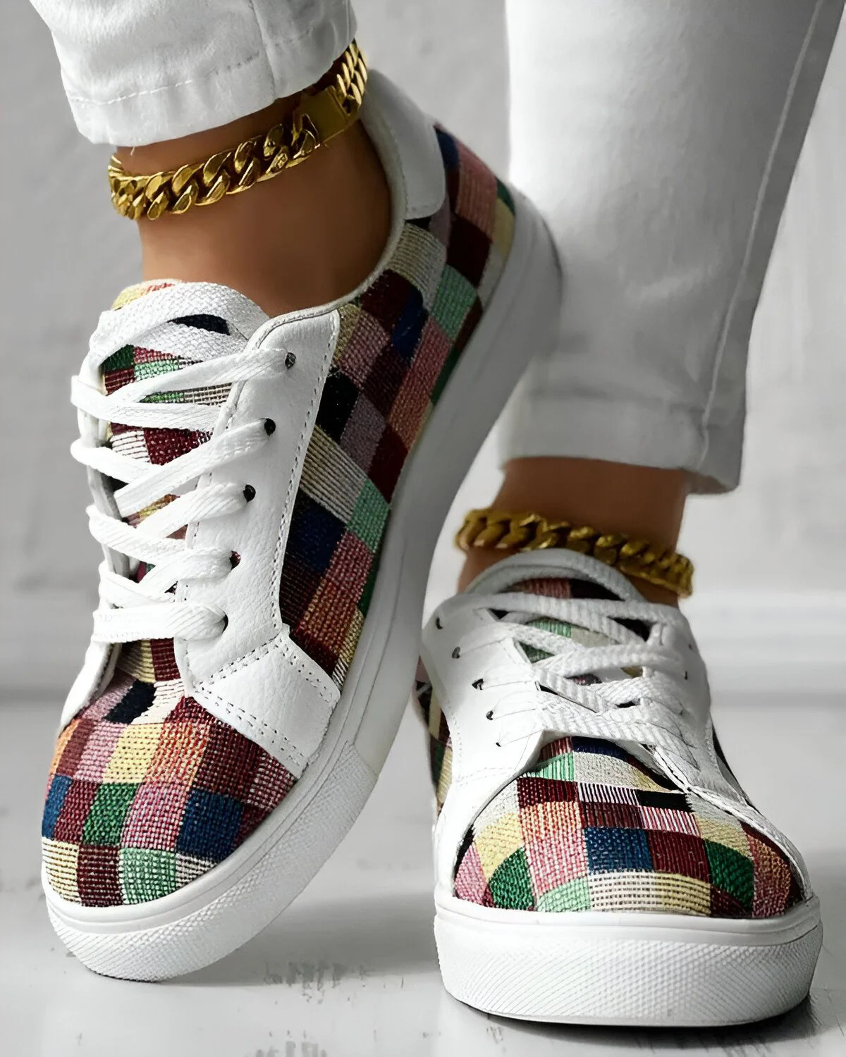 Baskets à lacets et imprimés à carreaux color block – Image 5