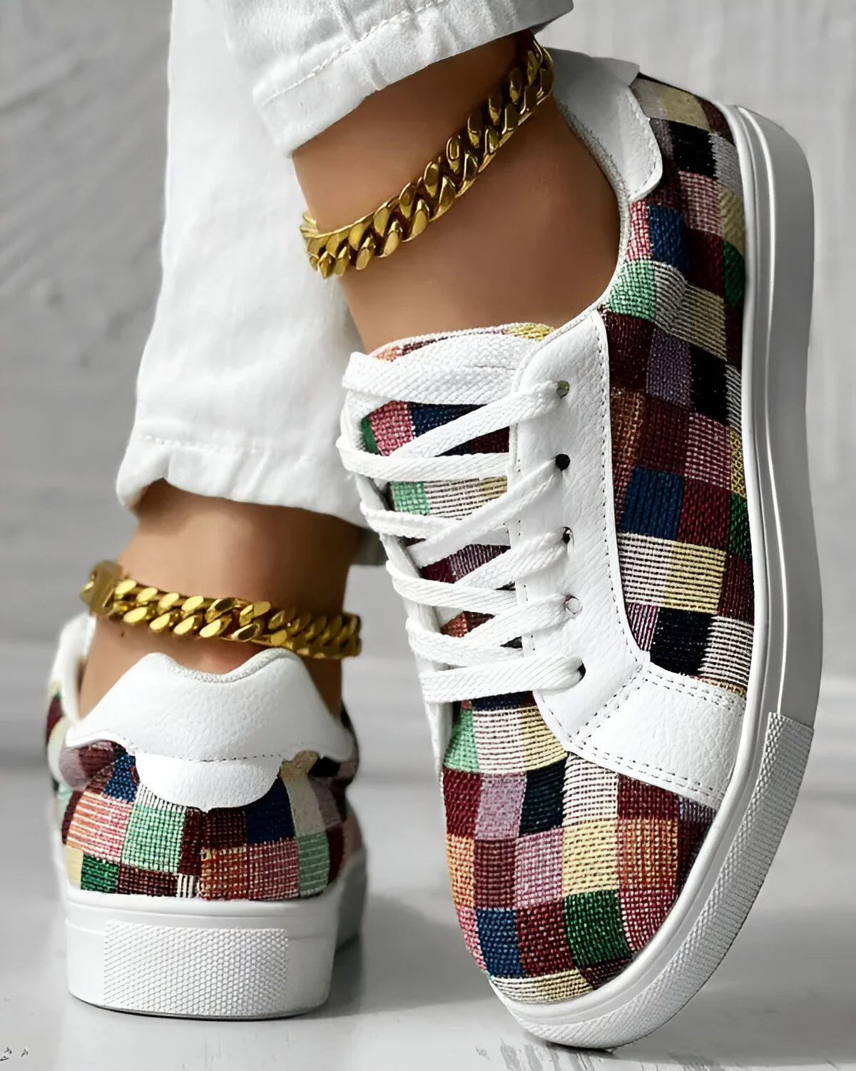 Baskets à lacets et imprimés à carreaux color block – Image 6