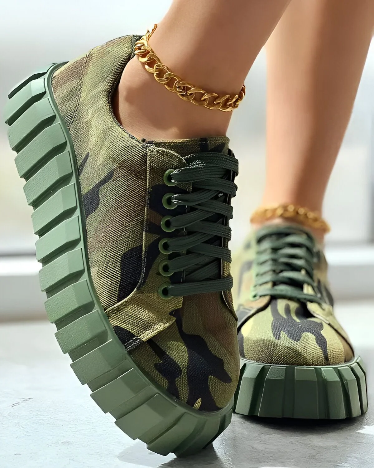 Baskets en toile à lacets et plateforme à imprimé camouflage – Image 6