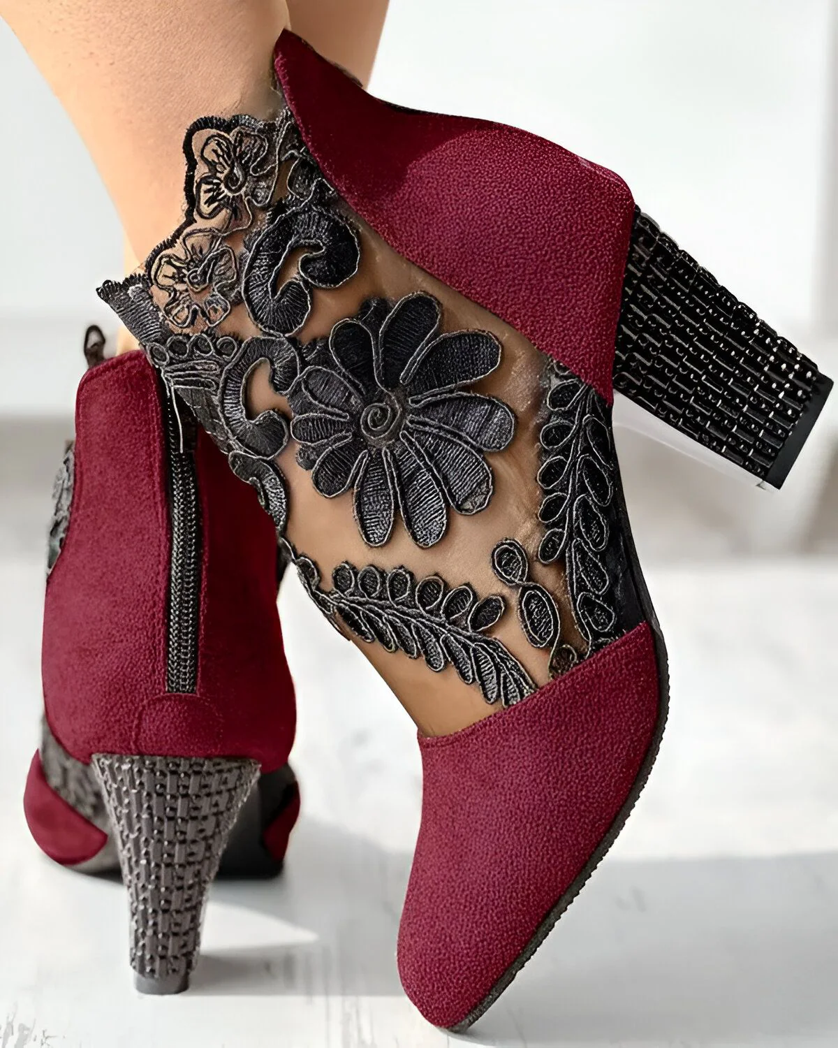 Bottines à talon épais et motif floral avec patch en dentelle – Image 4
