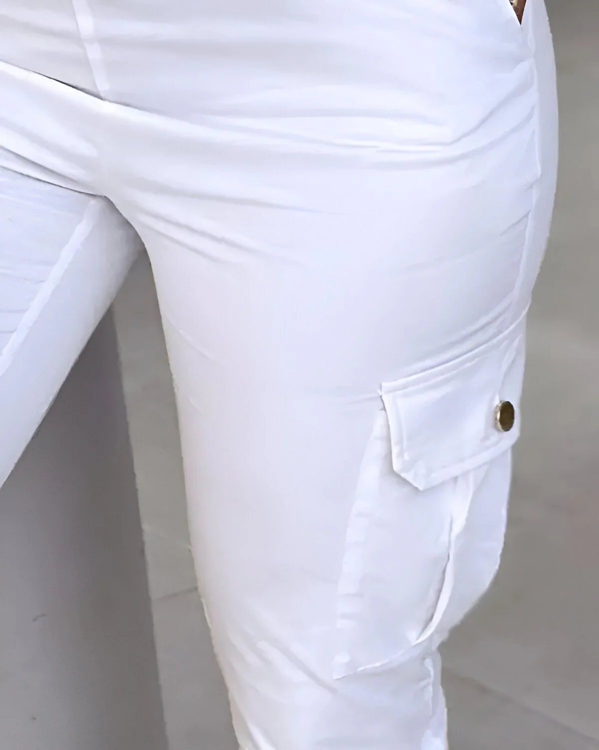 Ensemble haut à épaules dénudées et pantalon à revers avec fermeture éclair – Image 7