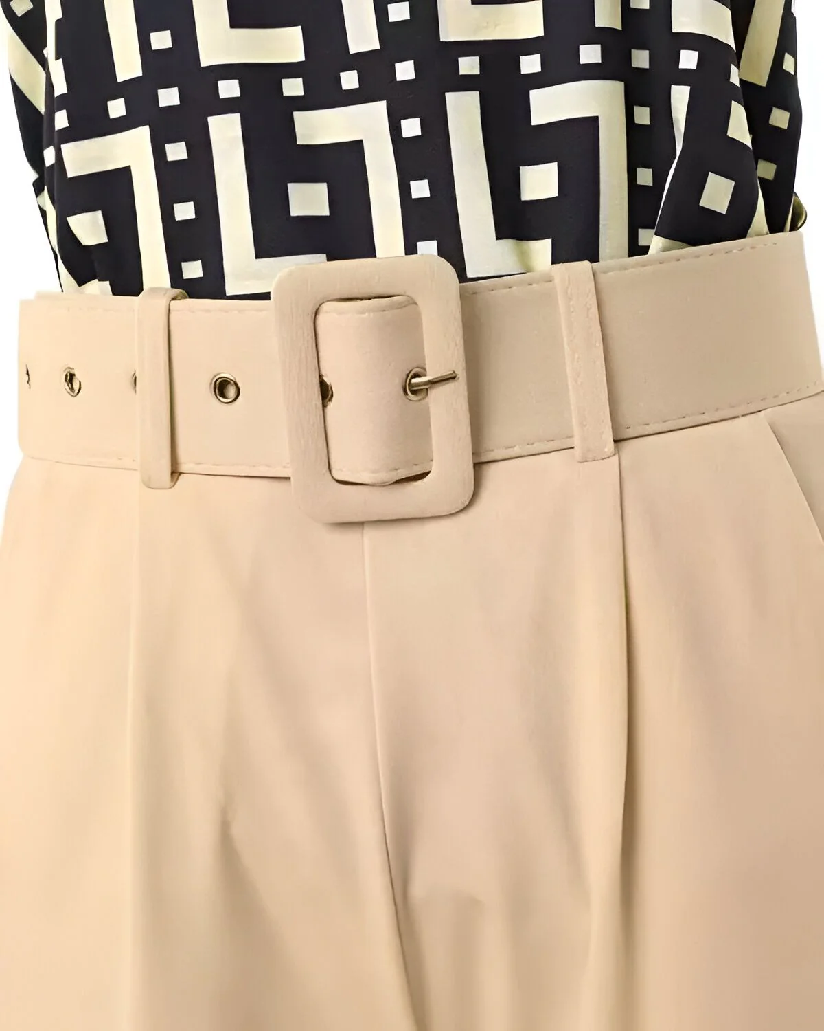 Ensemble haut et pantalon froncé à imprimé géométrique avec ceinture – Image 6