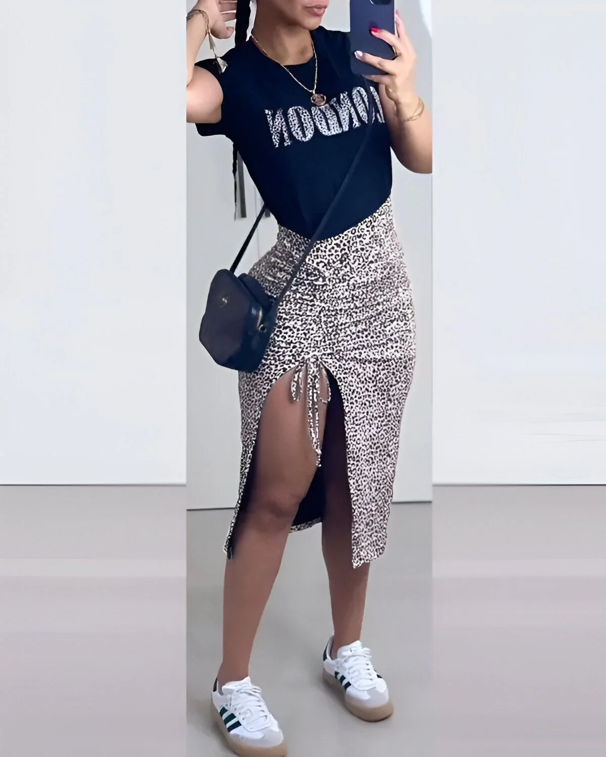 Ensemble haut imprimé léopard et jupe fendue à cordon de serrage – Image 3