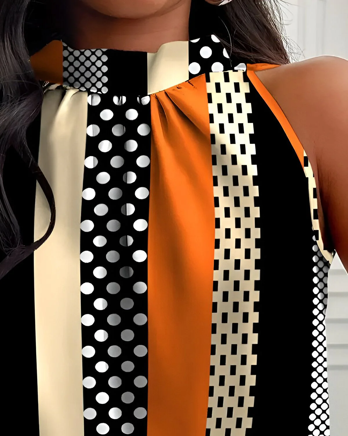 Ensemble haut sans manches et short rayé à pois et imprimé color block – Image 2