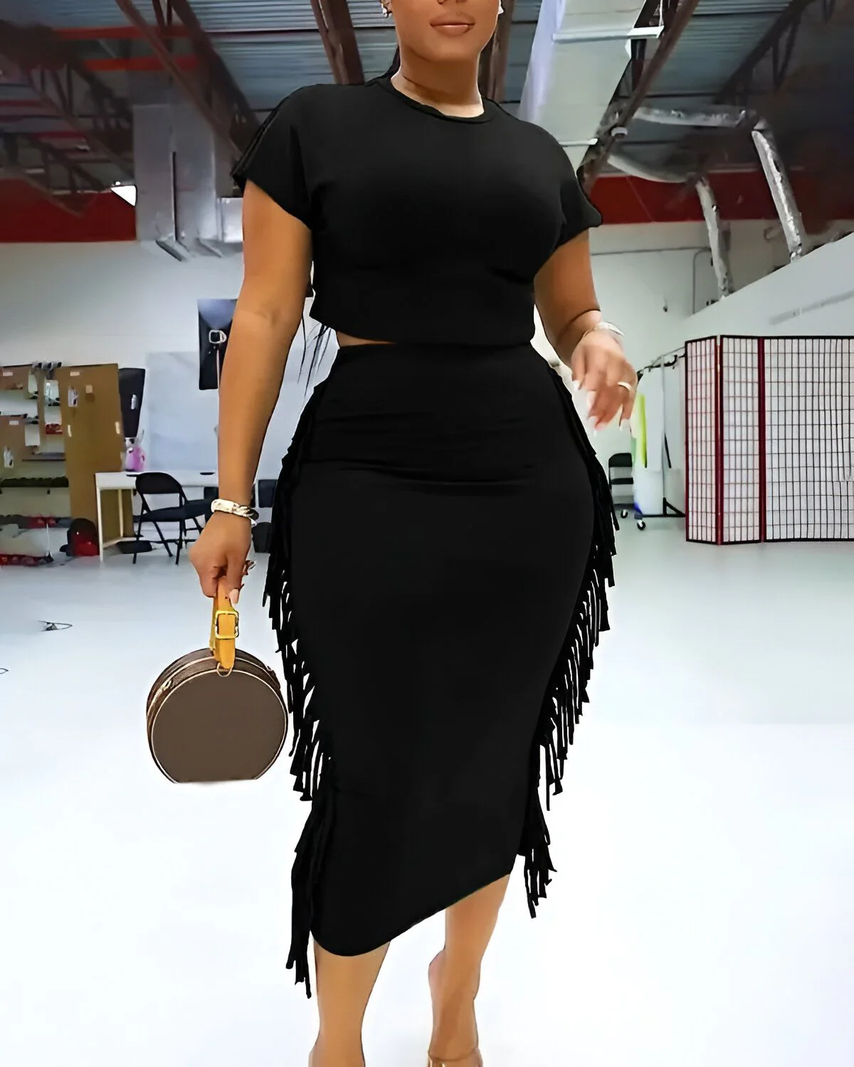 Ensemble t-shirt court et jupe taille haute à pompons – Image 4