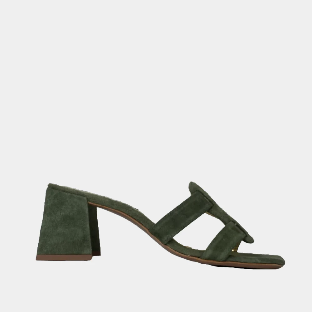 MULE ANN TUIL MODERNA