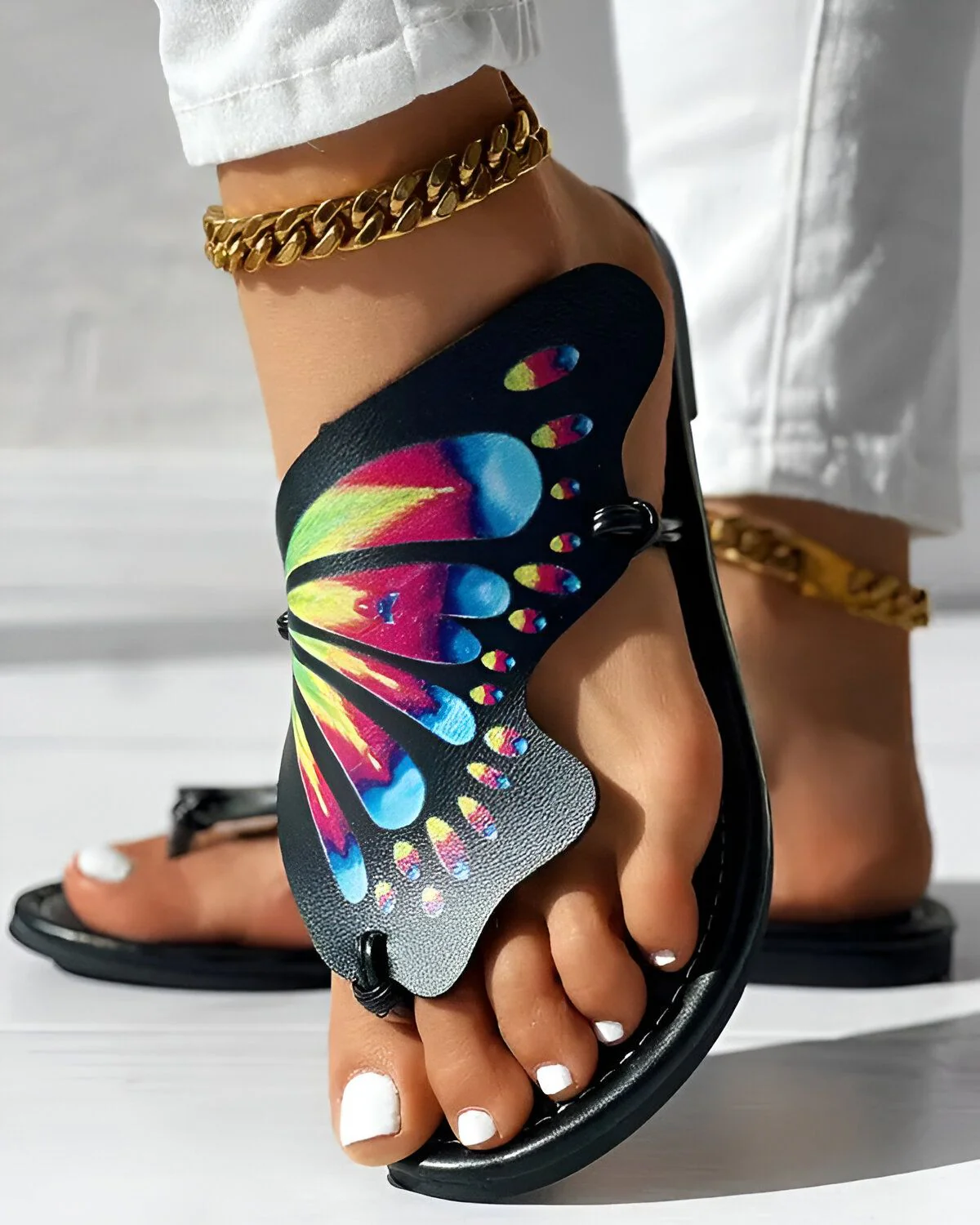 Pantoufles à bout d'orteil imprimé papillon color block – Image 2