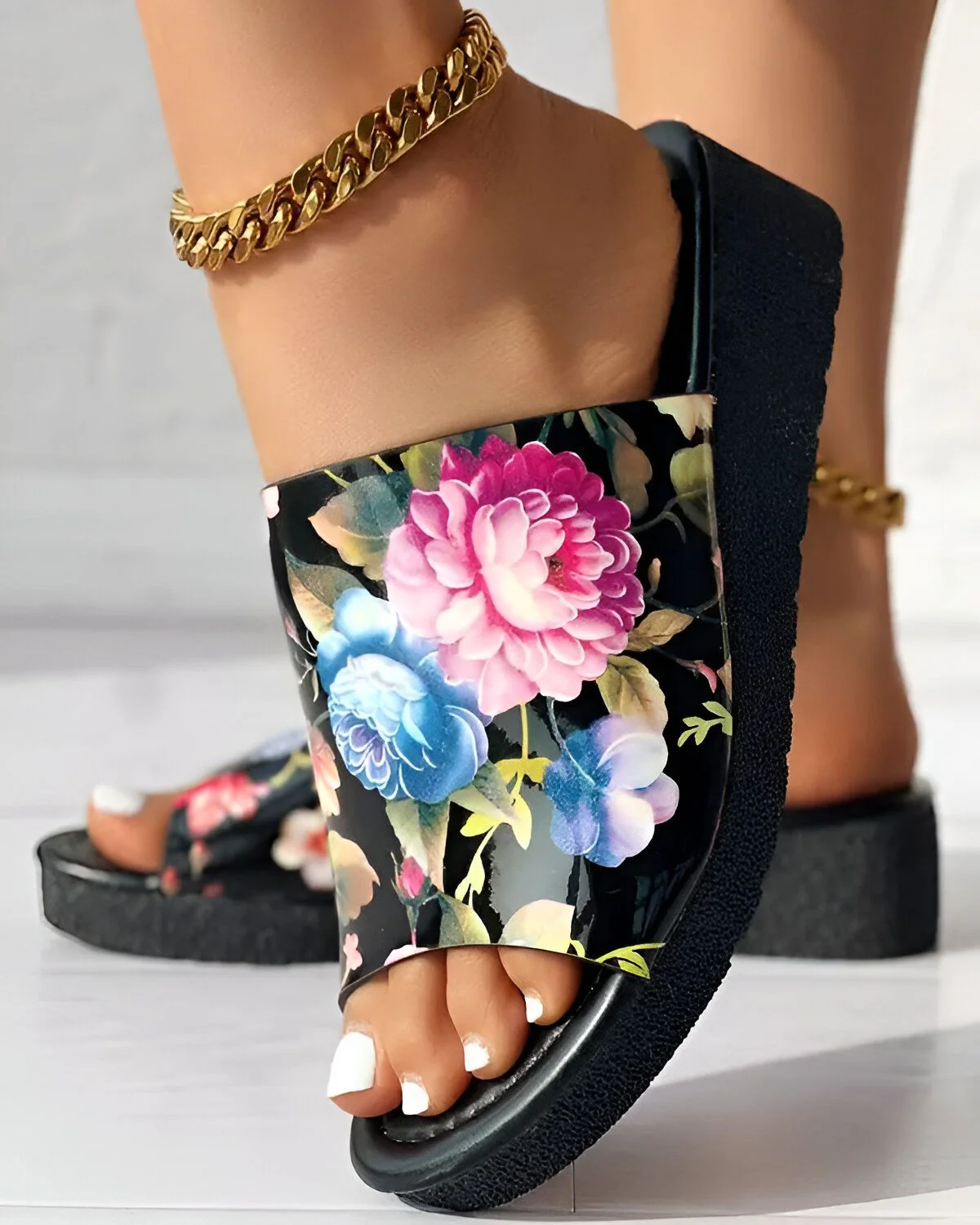 Pantoufles à plateforme et bout ouvert à imprimé floral – Image 6
