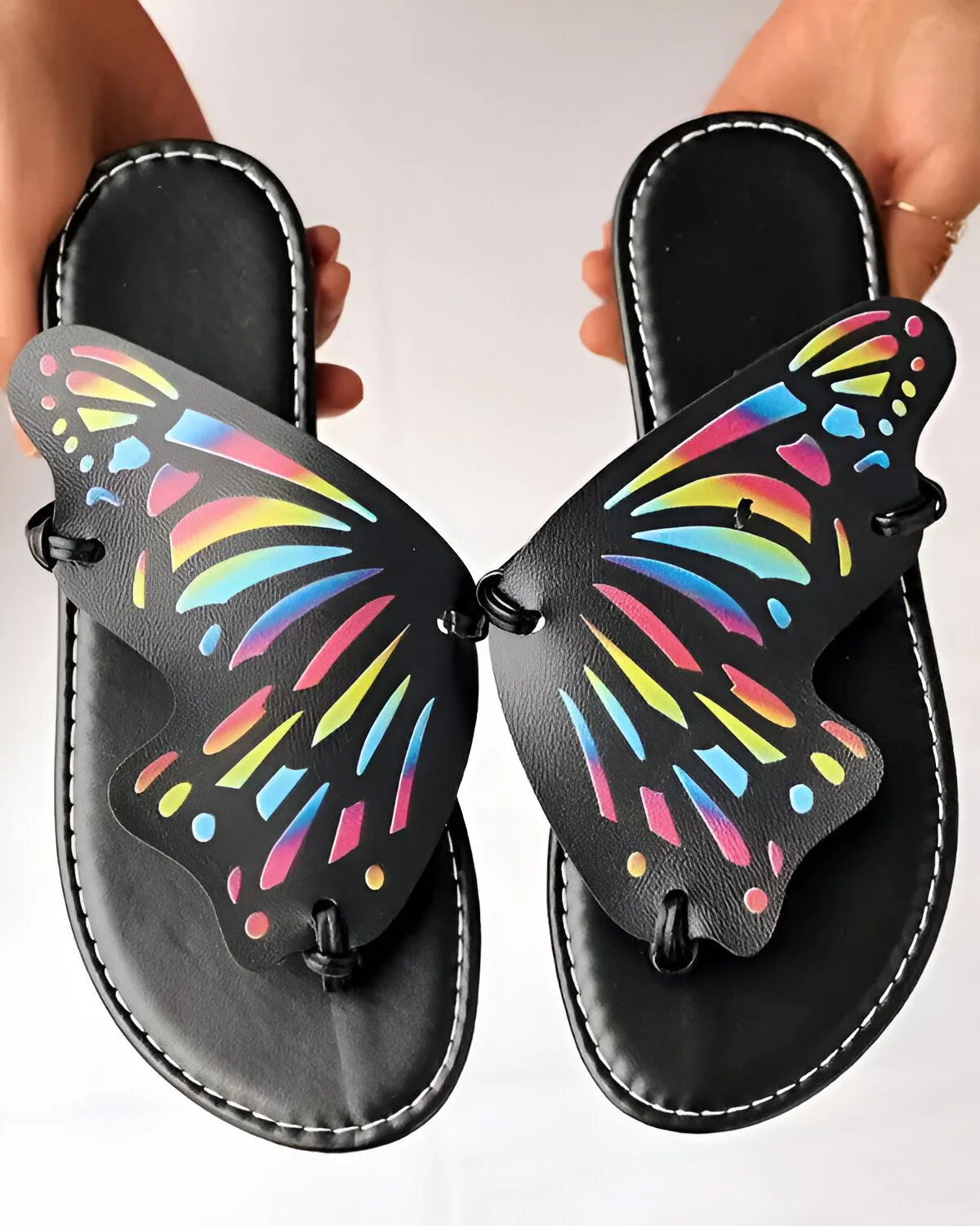 Pantoufles à tige d'orteil en forme de papillon – Image 6