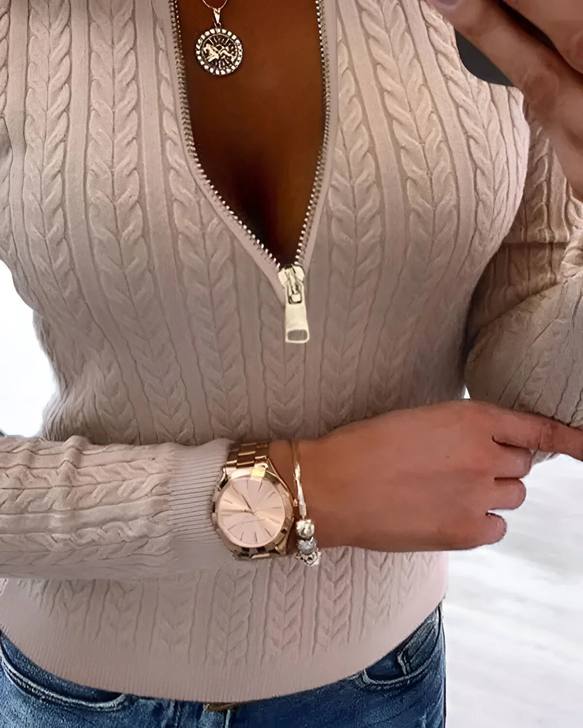 Pull en tricot torsadé à col rond et fermeture éclair – Image 3