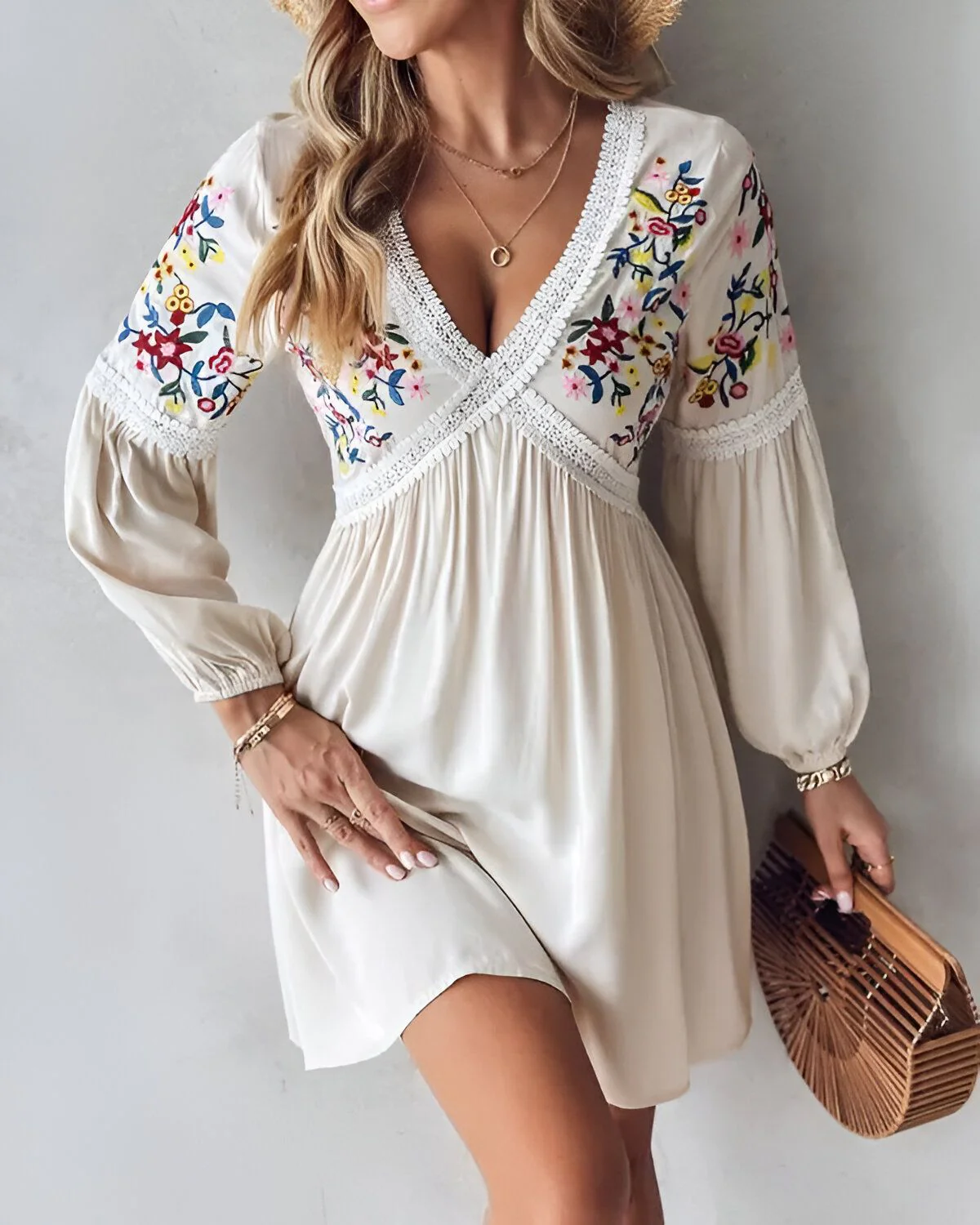 Robe décontractée à petites fleurs et patch en dentelle brodée – Image 4