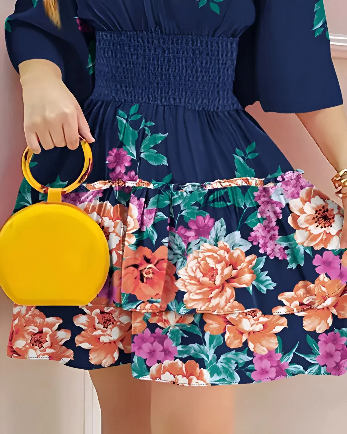 Robe froncée à épaules dénudées et imprimé floral – Image 3