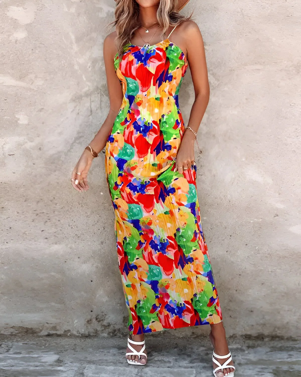 Robe longue à bretelles fines et motif plissé à imprimé abstrait sur toute la surface – Image 2