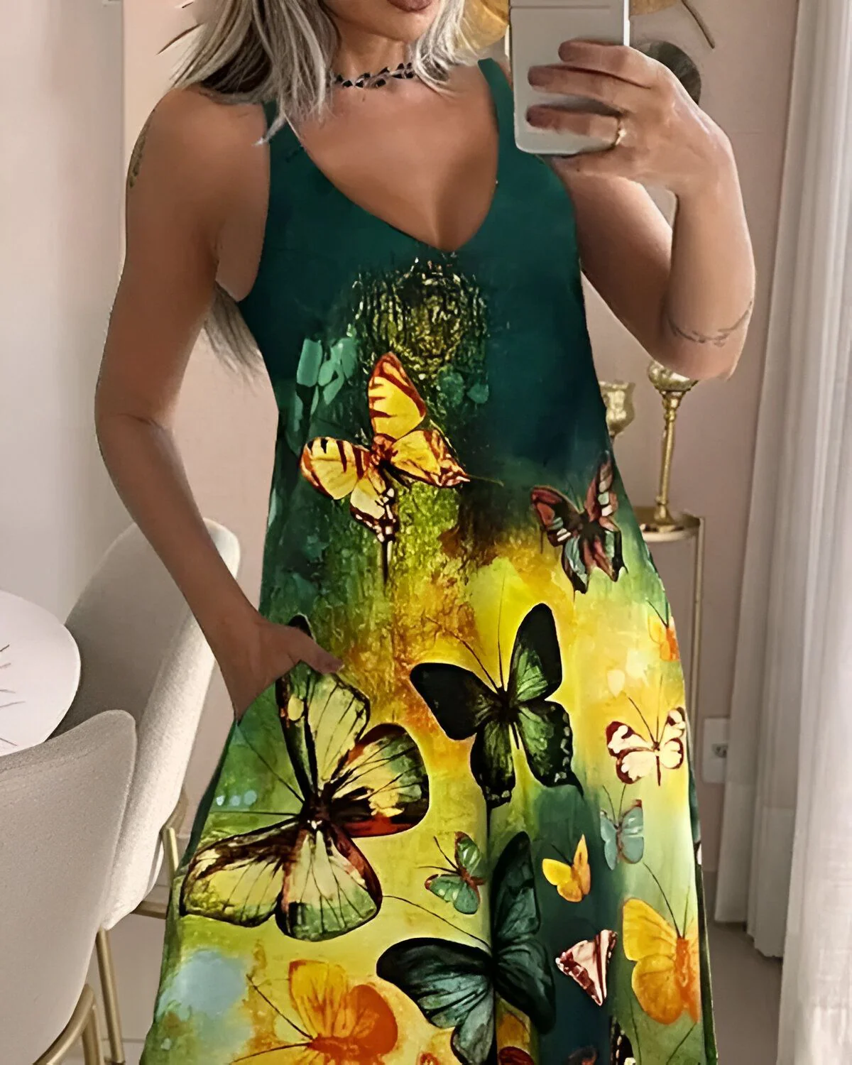 Robe longue à poches et imprimé papillon color block – Image 4