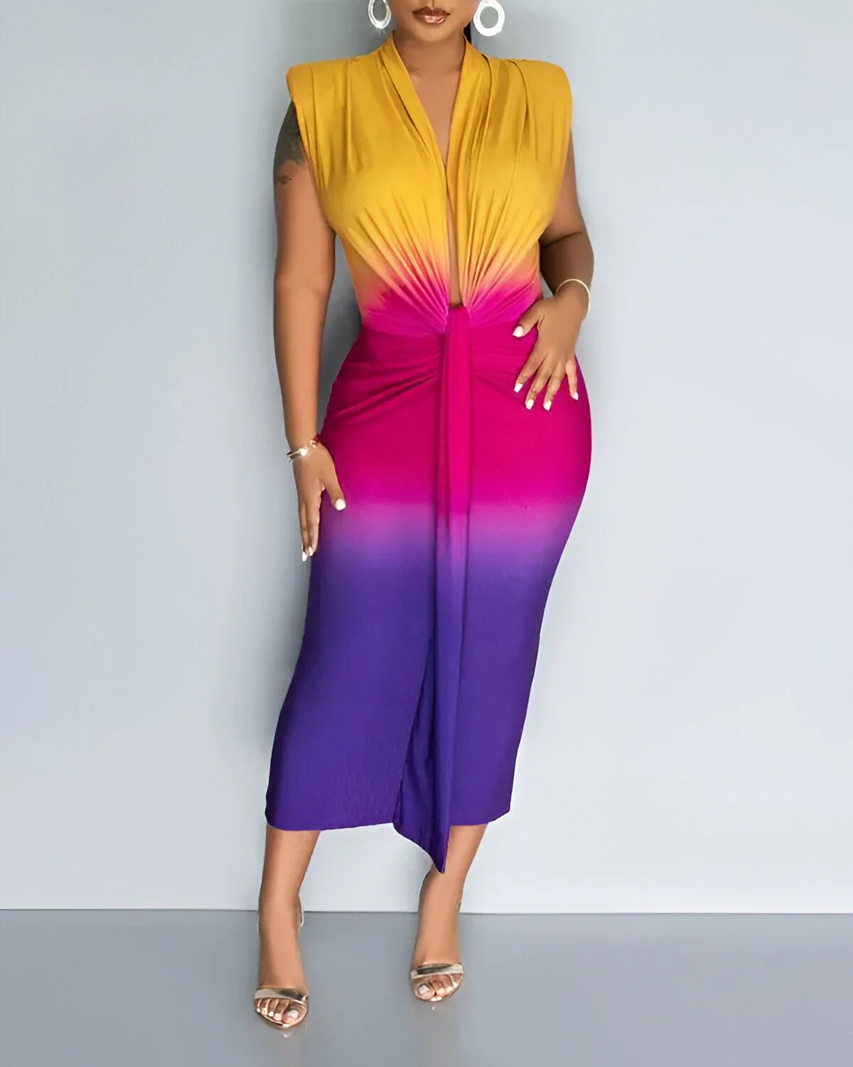 Robe mi-longue froncée à blocs de couleurs ombrés